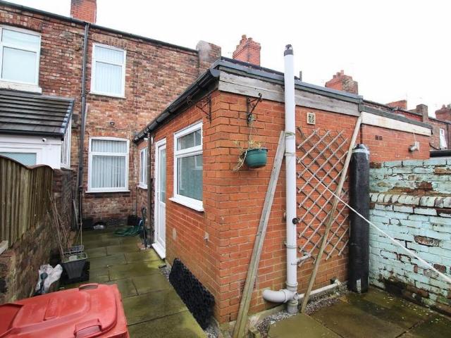 2 bedroom terraced house to rent