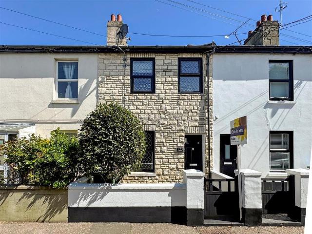 2 bedroom terraced house to rent