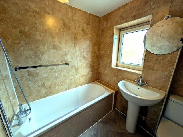 2 bedroom terraced house to rent