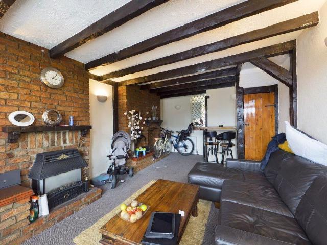 2 bedroom terraced house to rent