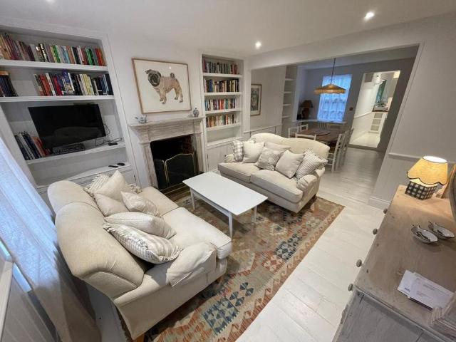 2 bedroom terraced house to rent