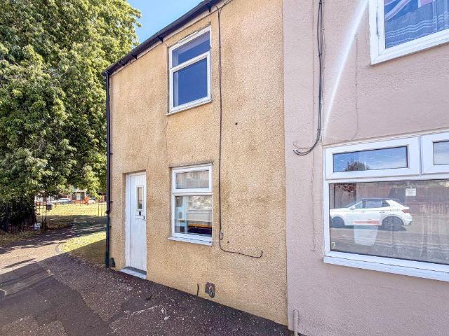 2 bedroom terraced house to rent
