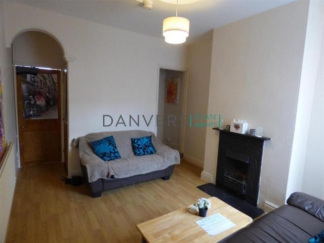 2 bedroom terraced house to rent