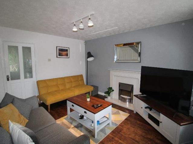 2 bedroom terraced house to rent