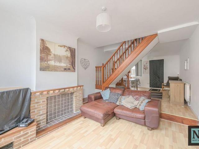 2 bedroom terraced house to rent