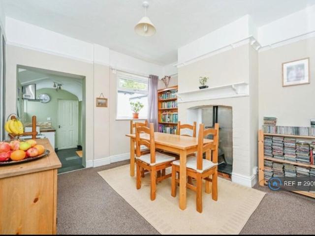 2 bedroom terraced house to rent
