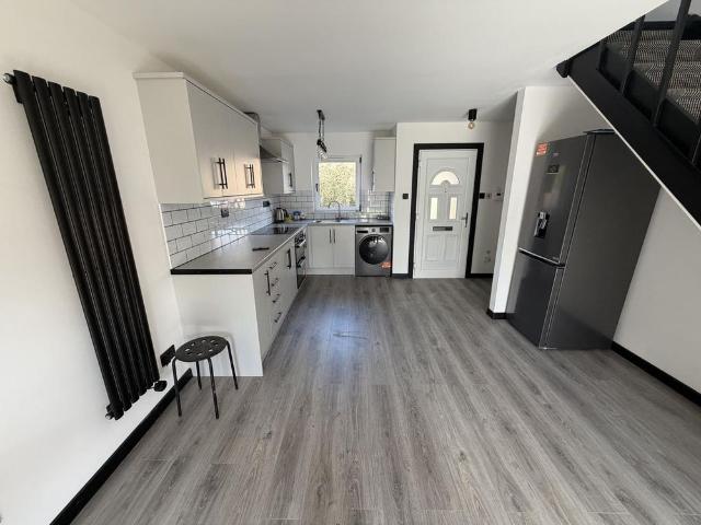 2 bedroom terraced house to rent