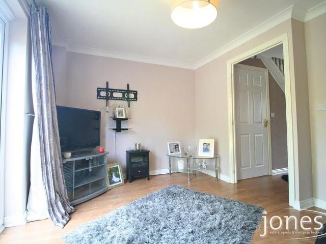 2 bedroom terraced house to rent