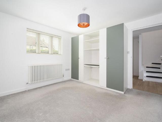 2 bedroom terraced house to rent