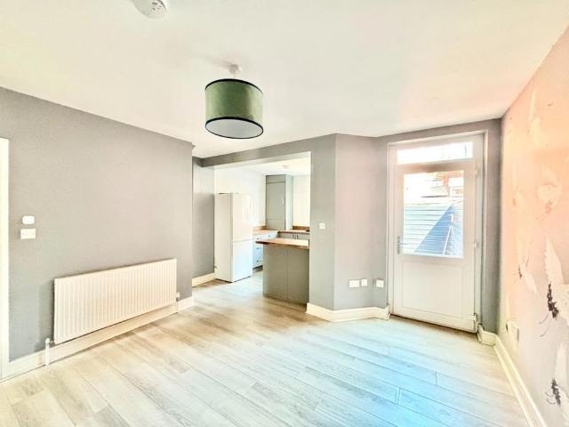 2 bedroom terraced house to rent
