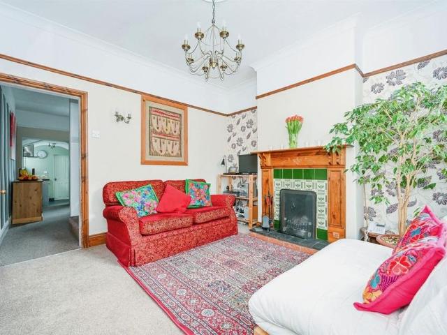 2 bedroom terraced house to rent