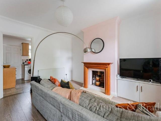 2 bedroom terraced house to rent
