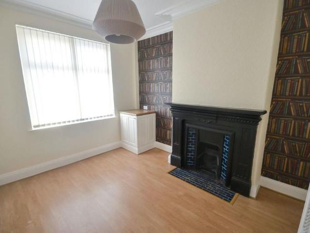 2 bedroom terraced house to rent
