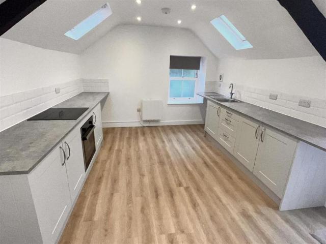 2 bedroom terraced house to rent