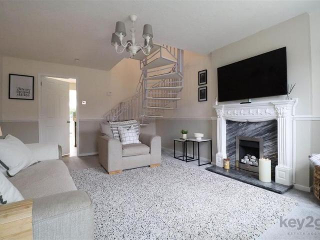 2 bedroom terraced house to rent