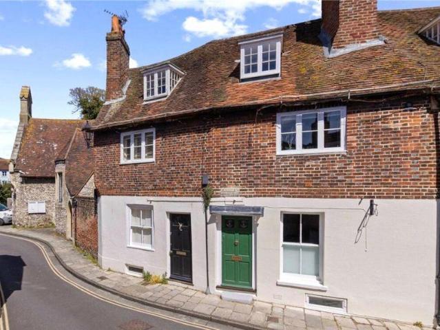 2 bedroom terraced house to rent