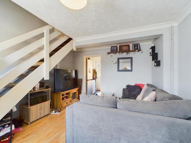 2 bedroom terraced house to rent