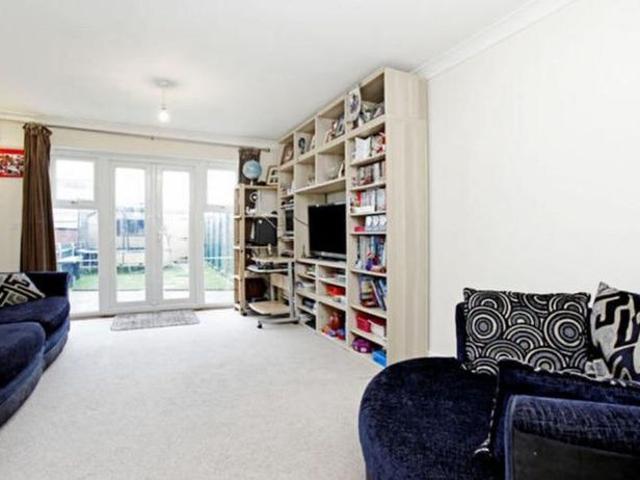 2 bedroom terraced house to rent