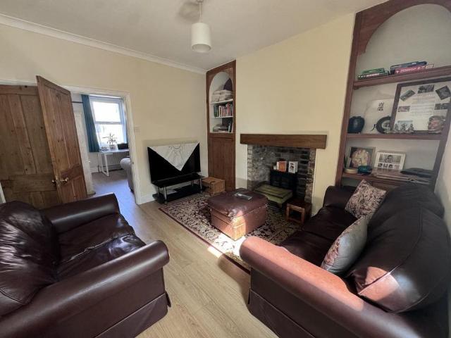 2 bedroom terraced house to rent