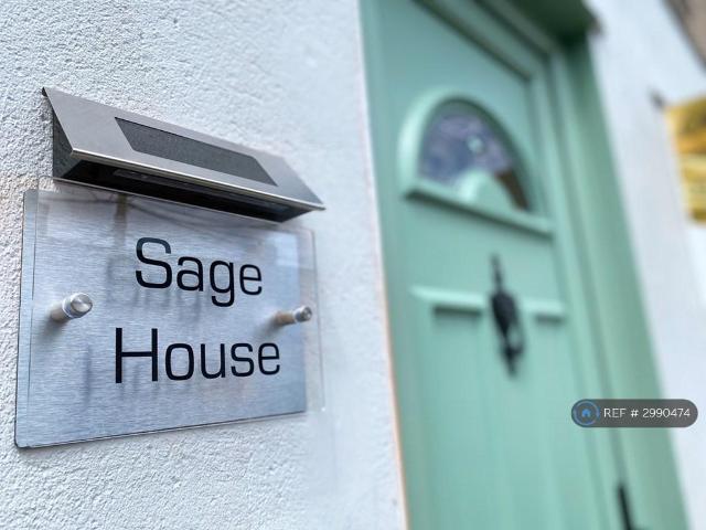 2 bedroom terraced house to rent