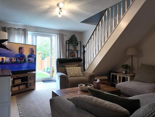 2 bedroom terraced house to rent