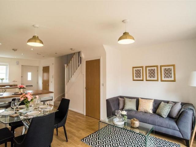 2 bedroom terraced house to rent