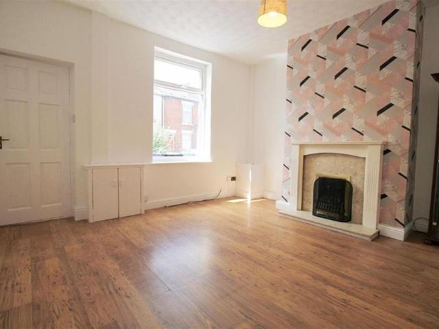 2 bedroom terraced house to rent