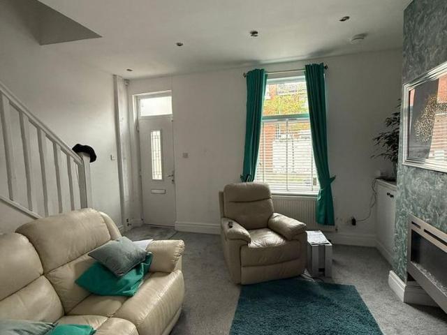 2 bedroom terraced house to rent