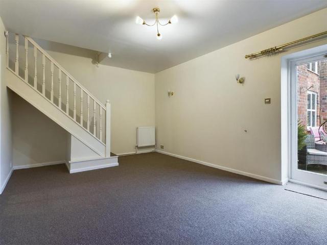 2 bedroom terraced house to rent