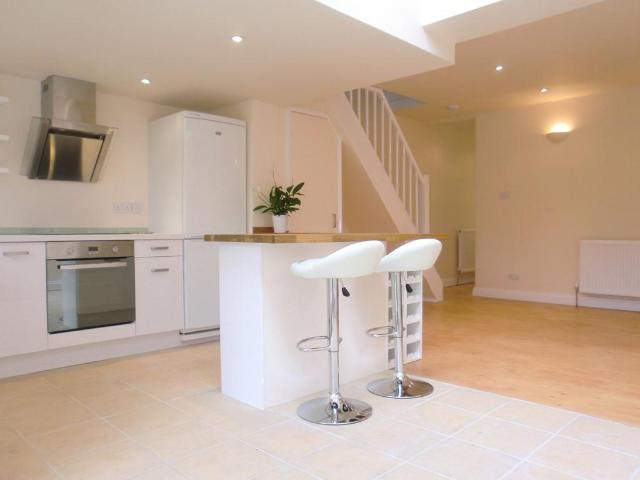 2 bedroom terraced house to rent