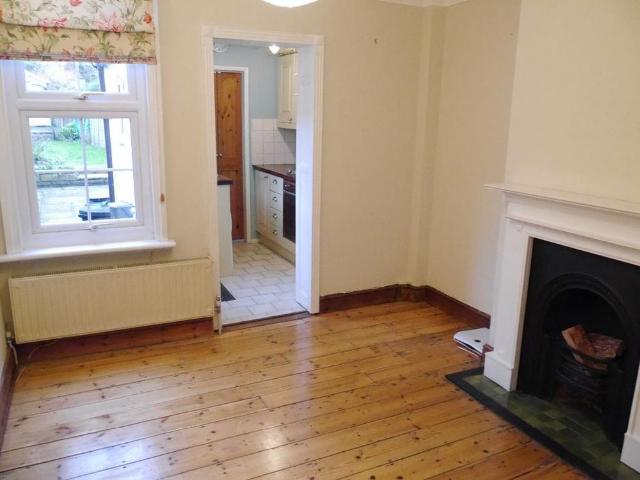 2 bedroom terraced house to rent