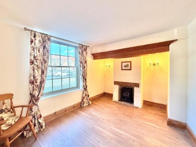 2 bedroom terraced house to rent