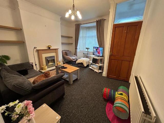 2 bedroom terraced house to rent