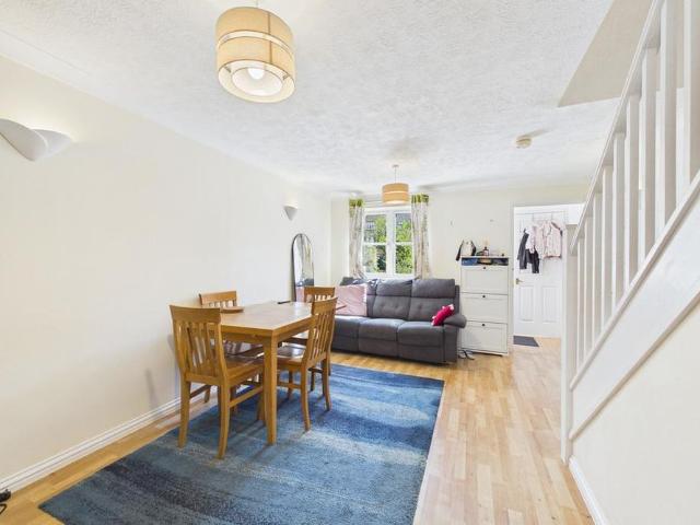 2 bedroom terraced house to rent