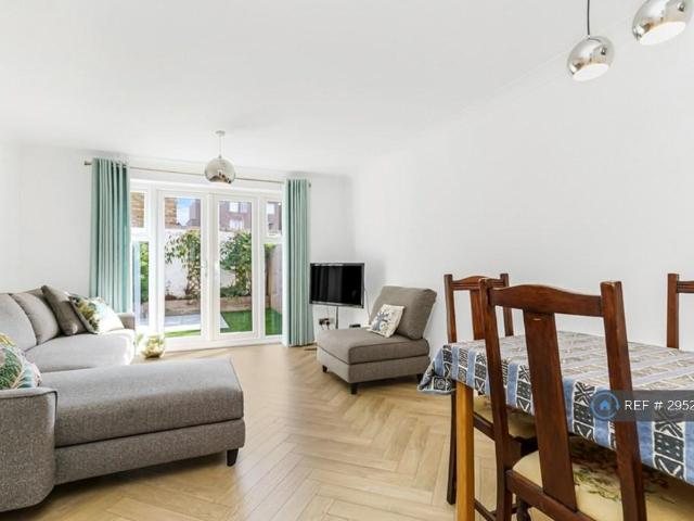 2 bedroom terraced house to rent