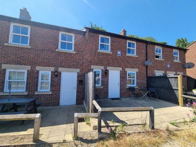2 bedroom terraced house to rent
