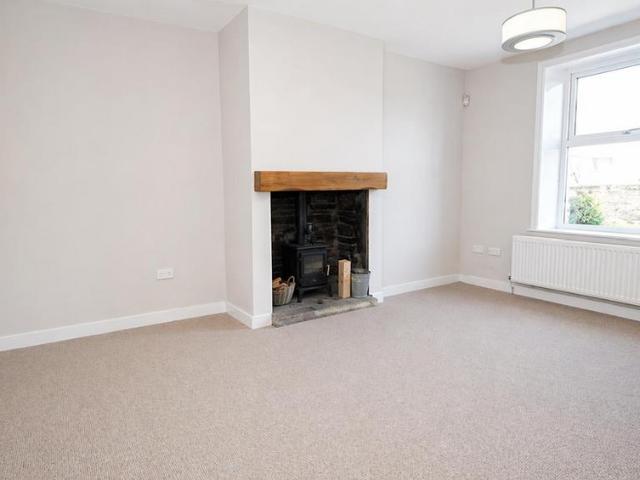 2 bedroom terraced house to rent
