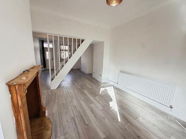 2 bedroom terraced house to rent