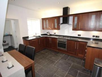 2 bedroom terraced house to rent