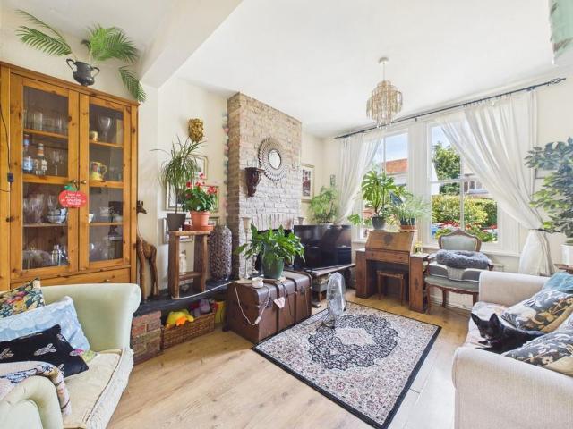 2 bedroom terraced house to rent