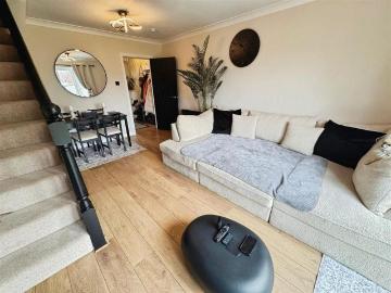 2 bedroom terraced house to rent