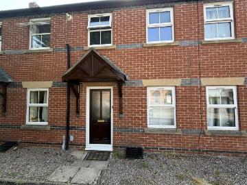 2 bedroom terraced house to rent