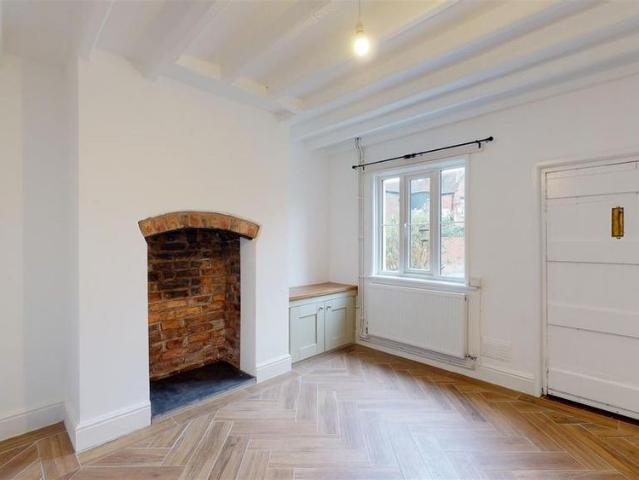 2 bedroom terraced house to rent