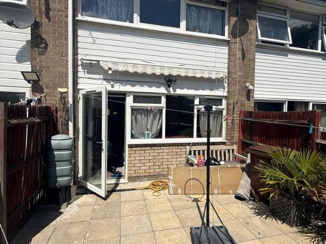2 bedroom terraced house to rent
