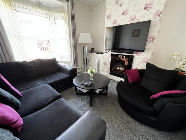 2 bedroom terraced house to rent