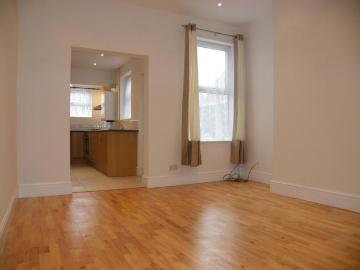 2 bedroom terraced house to rent