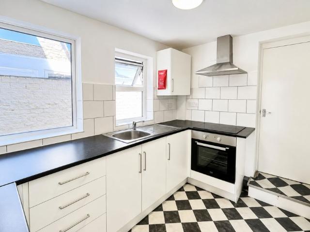 2 bedroom terraced house to rent