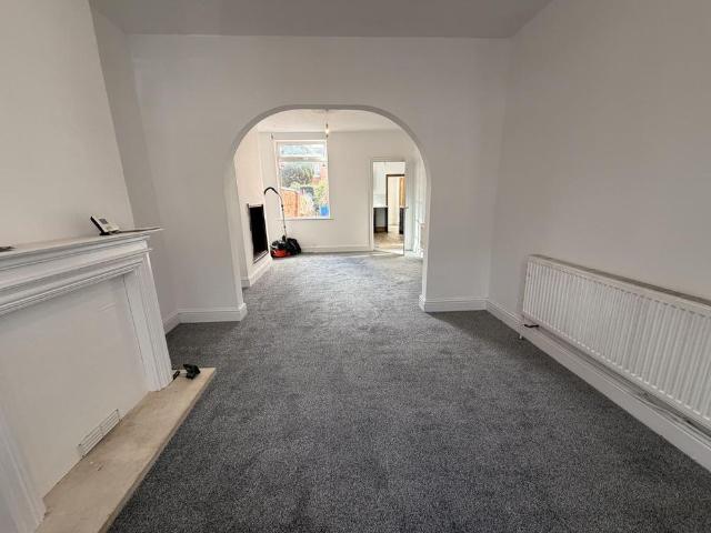 2 bedroom terraced house to rent