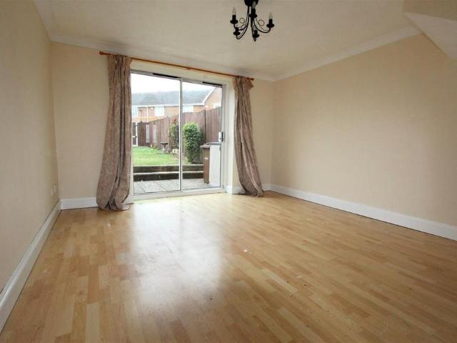 2 bedroom terraced house to rent