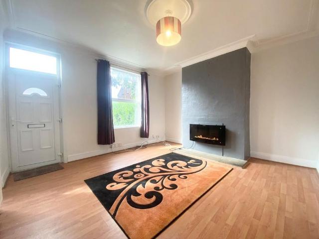 2 bedroom terraced house to rent